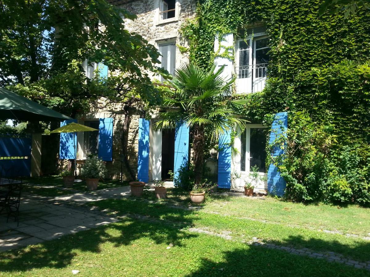 Le Mas Des Platanes Entraigues-sur-la-Sorgue Luaran gambar