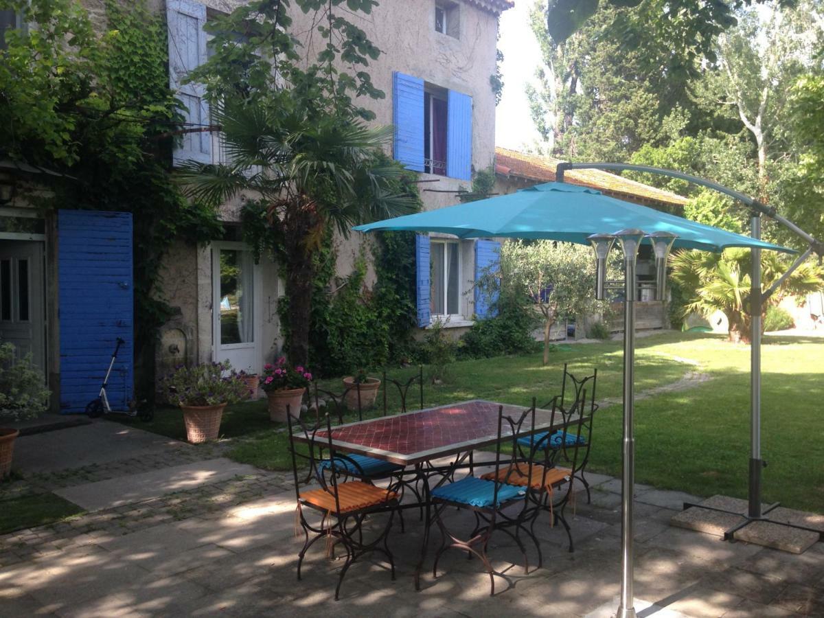 Le Mas Des Platanes Entraigues-sur-la-Sorgue Luaran gambar
